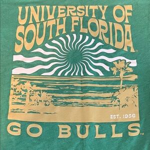 UScape Apparel USF Bulls Graphic TShirt Green Size Medium